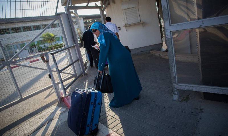 צה"ל הודיע על סגירת מעבר ארז בשל אלימות והשחתה