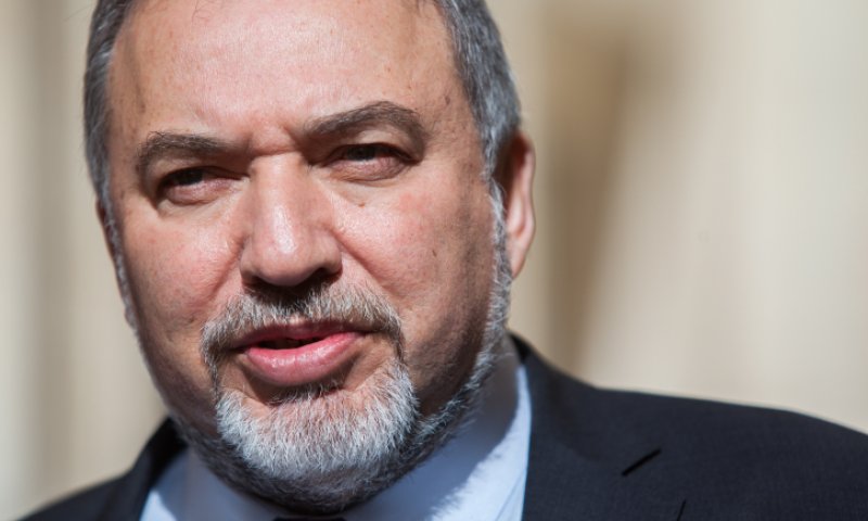 ליברמן: "לסמוך על סוטי המין בצמרת המשטרה?!"