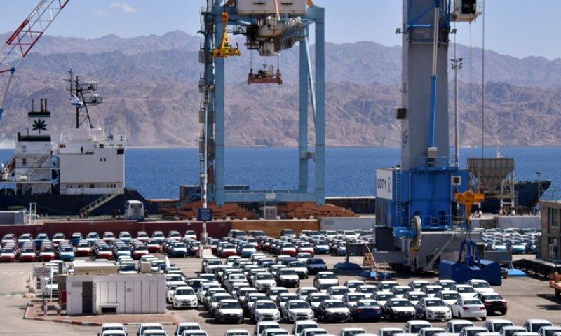 עובד בנמל אילת פצע שני עובדים באורח קשה