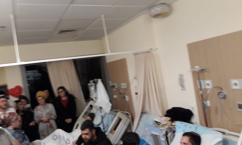 מרגש במיוחד: מלווה מלכה לצד עמיחי ושירה בביה"ח