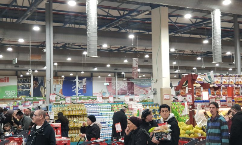 צפו: בעקבות השלג הירושלמים נוהרים למרכולים