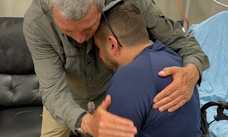 הרב רפי פרץ לתלמיד שנפצע: אתה מוביל המחנה