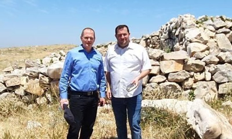 הרשות מנסה להשתלט על מזבח יהושע בן נון