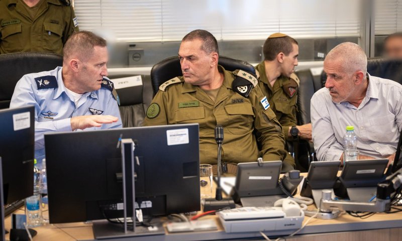 בפעם הראשונה | צפו בתיעוד של הרמטכ"ל מפקד על התקיפה בעזה