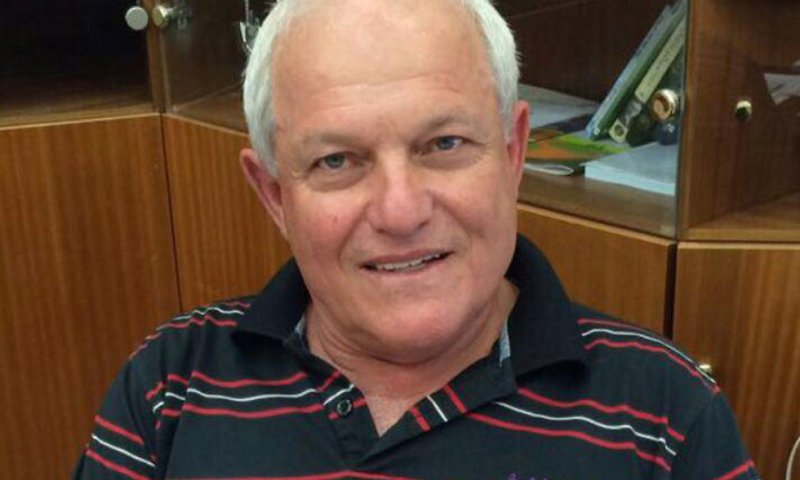 אופס: נתניהו שלח את השר כץ להחליף חולצה