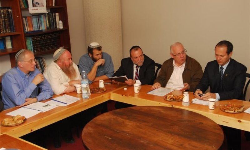 יו"ר הכנסת וראש עיריית ירושלים באו לתפוס ראש ב"זולה של חצרוני"