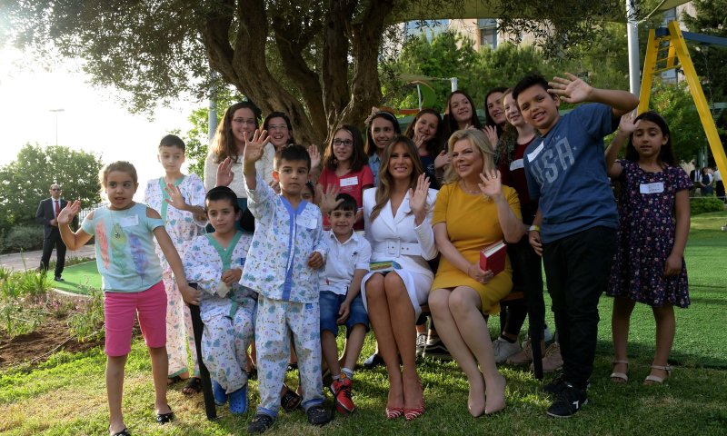 זמן הנשים: מלניה ושרה סיירו בבית החולים הדסה