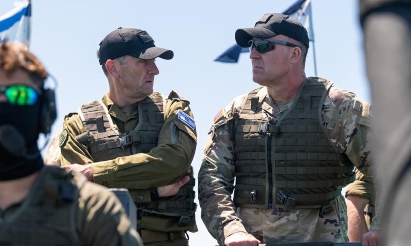 לפני ביידן: בכיר הצבא האמריקני נחת בישראל