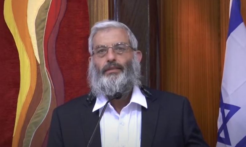 איך רבנים צעירים מעיזים לצאת נגד מסורת הפסיקה?