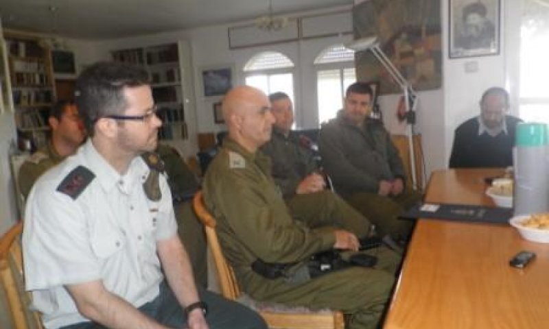 צפו: משפחת מרצבך תוקפת את מפקדת אוגדת איו"ש