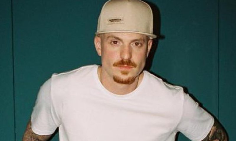 רביב כנר: "הניצחון שלנו כעם הוא להמשיך את החיים"