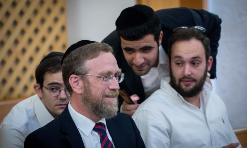 המגישה מלמלה, והעיתונאי החרדי הופתע: "לא ציפיתי"