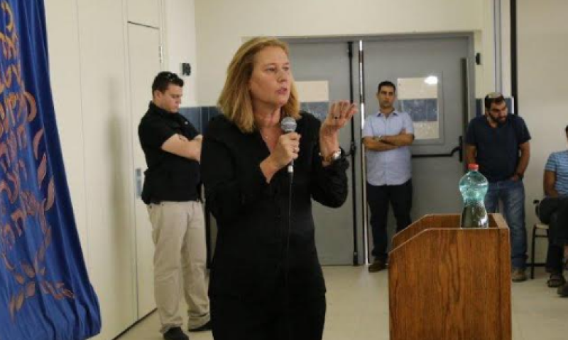 מה השיבה לבני לתלמיד ששאל למה היא מזגזגת?