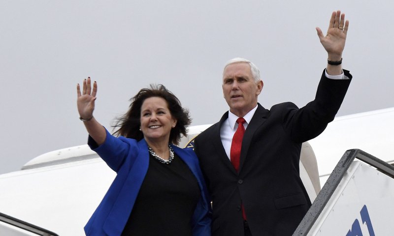 המנהיגים בדרך: פוטין ומייק פנס ינחתו הבוקר בישראל