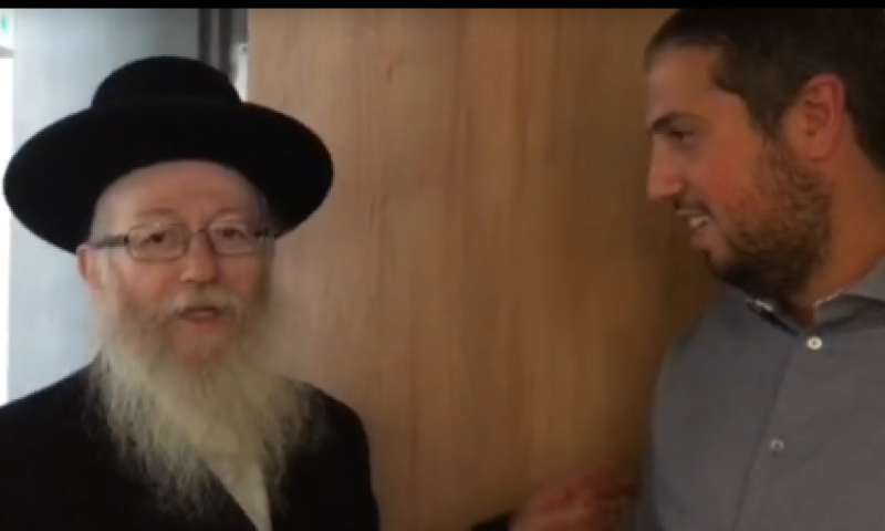 צפו&bull; ליצמן הגיע לברך את האיש החזק בבית היהודי