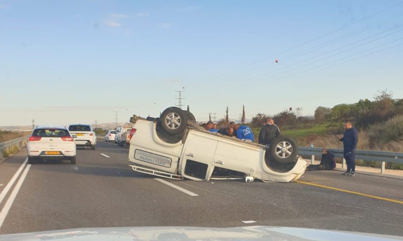 תוך דקות ספורות: 6 פצועים בשתי תאונות בכביש 6