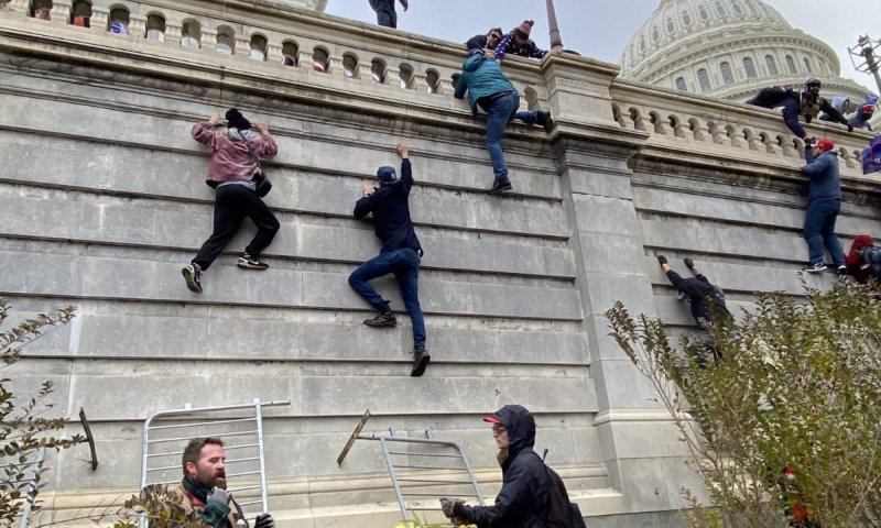 איך להתייחס לאלימות בארצות הברית?