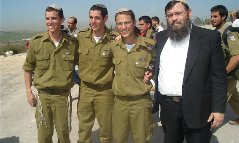 ישיבת ההסדר במודיעין: חצי ישיבה מפקדים קרביים