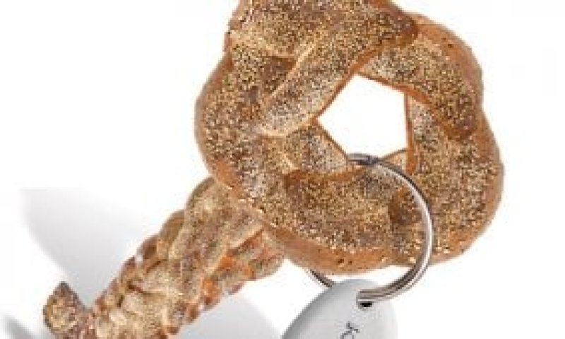 סגולה לפרנסה: לשבת הקרובה לאפות חלה בצורת מפתח