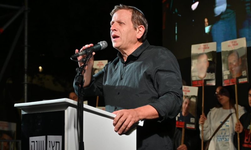 "לעולם לא תוכלו לנו" | חגי לובר בבשורה מרגשת