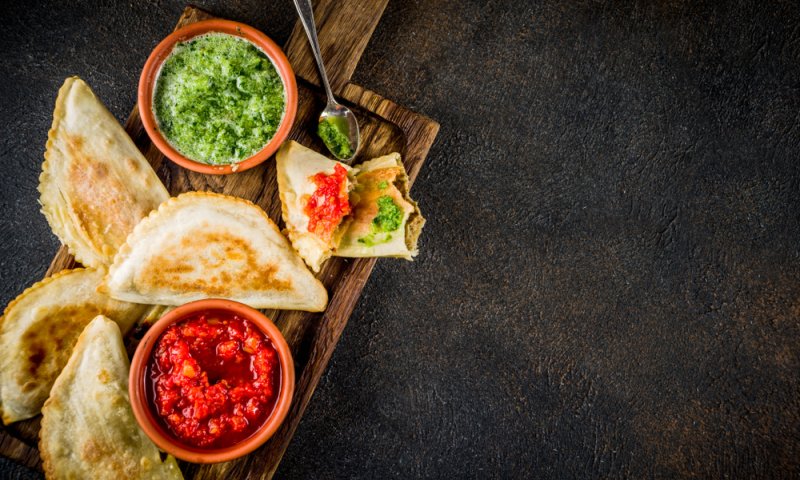 הפתעות לשבת: מתכון לאמפנדס ביתי ממולא בבשר