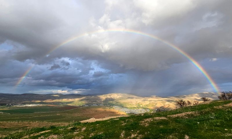 תמונת היום: קשת מרהיבה מצד לצד בבבקעת הירדן