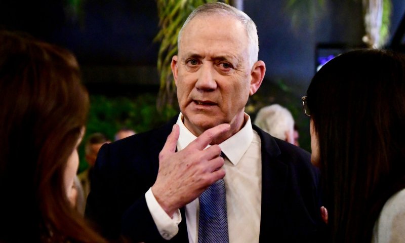 אולי אתם תבינו: התגובה הלא ברורה של גנץ לפיגוע בחדרה