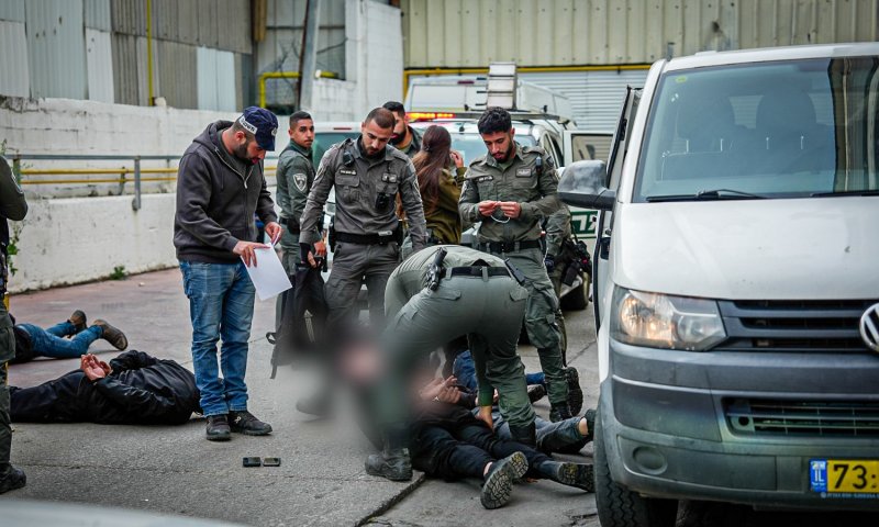 העסיק שב"חים: צו סגירה וכתבי אישום לעסק בחדרה
