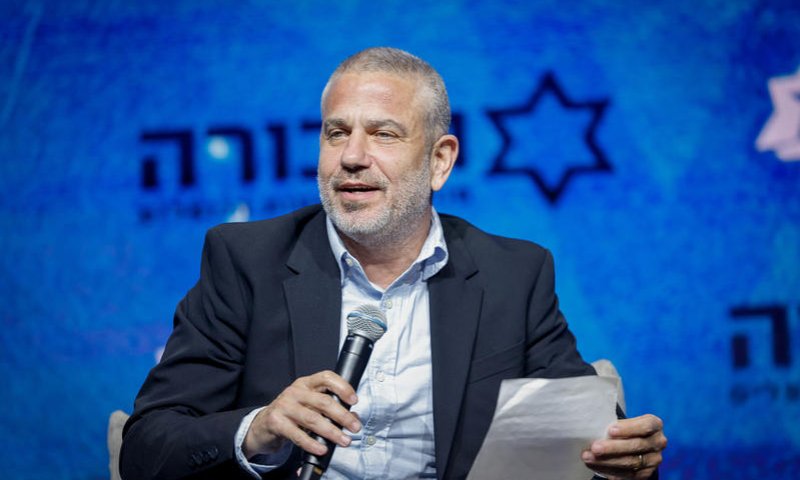 ינון מגל איחד בין הימין לשמאל: "מביך"