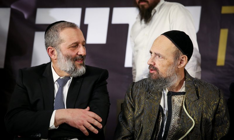 הרב קוק: "מי שלא מצביע ש"ס לא יקבל ממני ברכות"