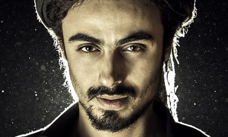 מארק אליהו מופיע ב'גולה'