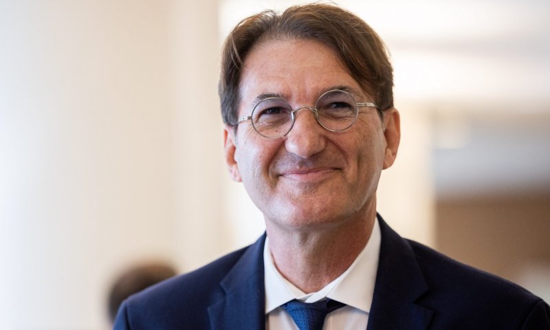 החרדים זועמים: "ביסמוט מוליך אותנו שולל עם החיוך שלו"