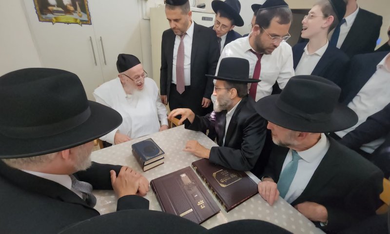 מנהיג הציבור הליטאי על היריקות: "איסור גמור"