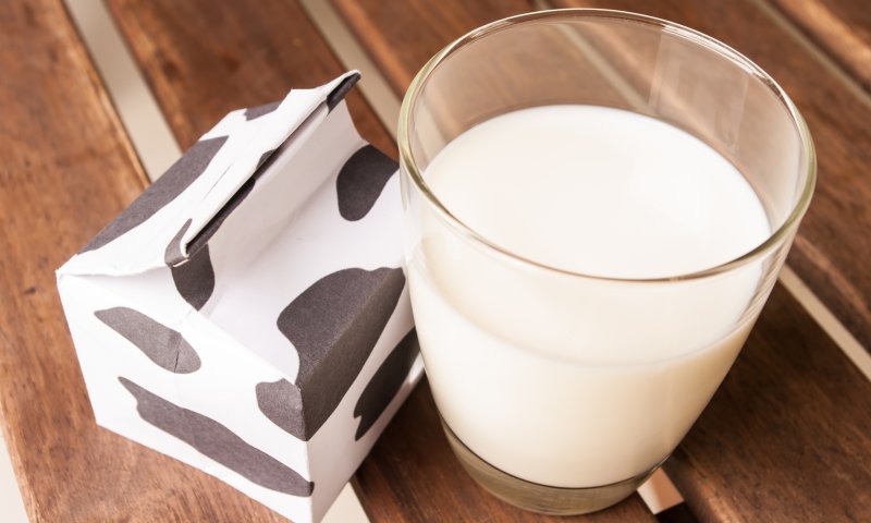 שו"ת מצולם: האם מותר לפתוח קרטון חלב בשבת?