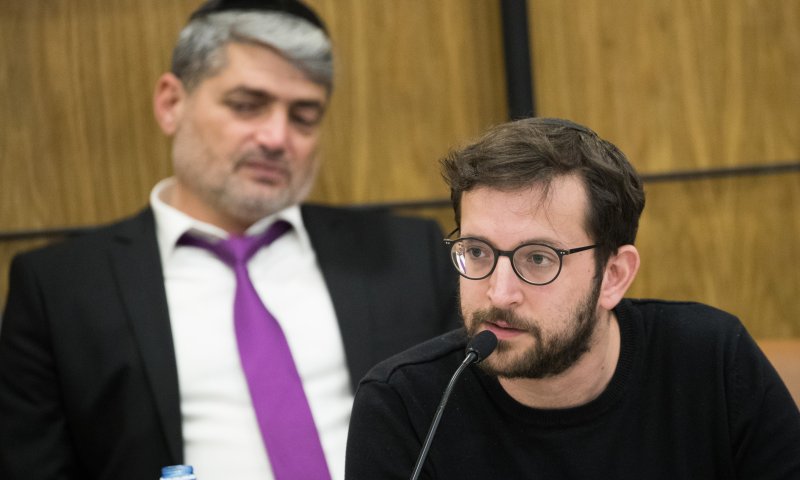 המשטרה אסרה על יועצי נתניהו ליצור עימו קשר