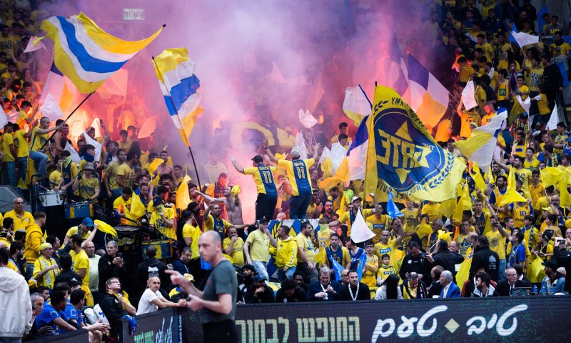 האוהדים בטירוף: מכבי תמשיך להתקרב לפיינל פור?