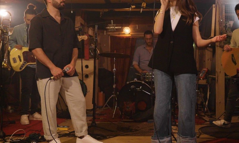 מרגש: אביחי הולנדר בדואט עם האחות השכולה