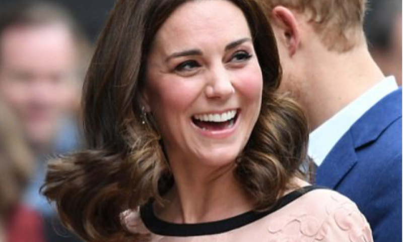 מעוררת השראה: קייט מידלטון מציגה סטייל היריון