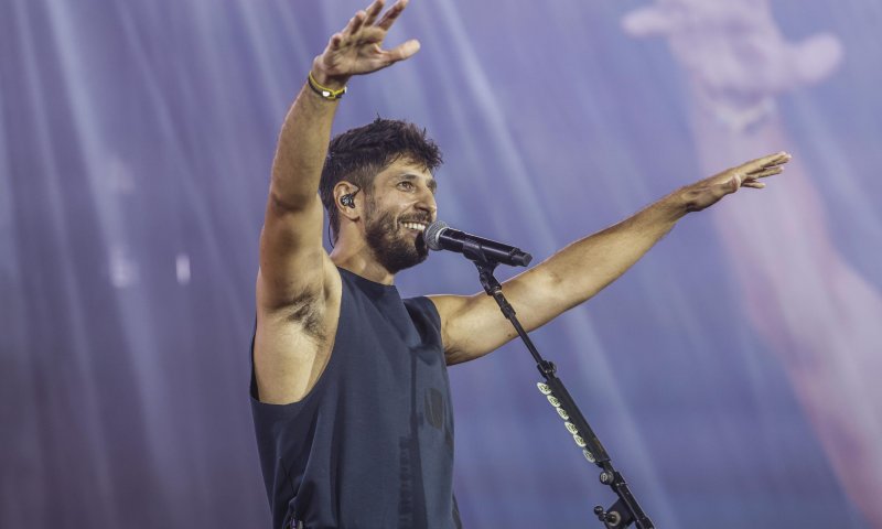 שירה גפן ועידן עמדי חוו חילופי תגובות חריפים בעקבות הצהרות שהופנו כלפי השיח הציבורי. גפן, ששיתפה את דעתה בנוגע למצב הנוכחי, עוררה זעם את עמדי, שטען כי גפן עומדת לצד החמאס. ההתכתבות בין השניים מדגימה את הפערים הגוברות בין דעות שונות במציאות הישראלית ש