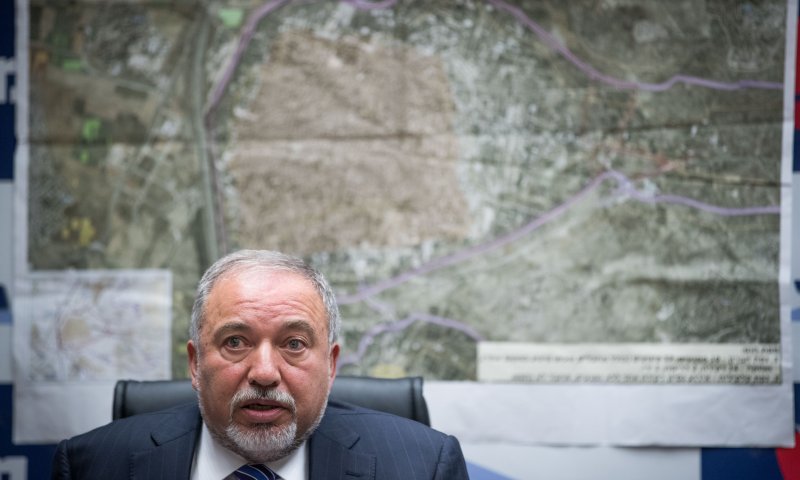 ח"כ אבו עראר יוזם: תביעה ייצוגית נגד השר ליברמן