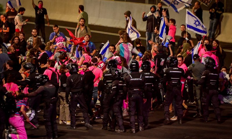 משהו נשבר פה