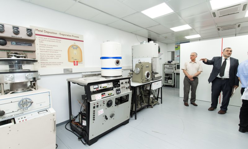 ציוד מחקר איכותי נחת במרכז הננו-טכנולוגיה