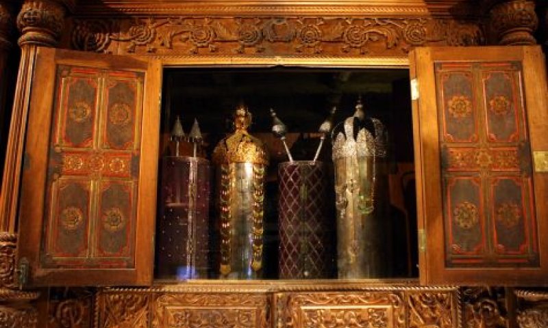 המתפלל החדש התגלה כ"גנב התרומות"