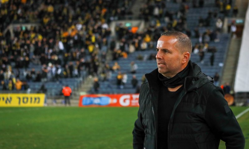 האנטישמיות עולה: מאמן נבחרת ישראל הותקף ביוון