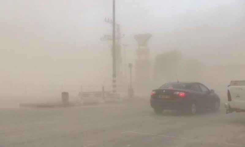 מדורות בספק: סופות עזות בדרום, שריפות במרכז. צפו