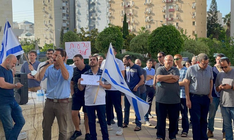 פרעות לוד: עשרות הגיעו לדרוש את שחרור העצורים