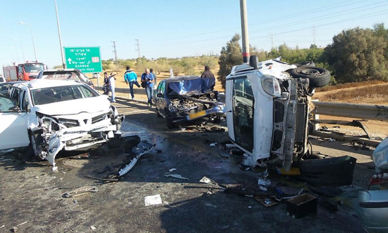 הרוג ופצועים בתאונת שרשרת בצומת להבים