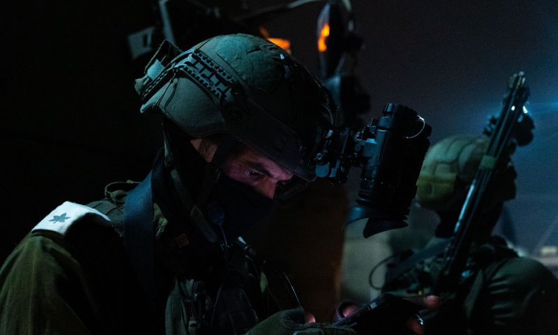 &rlm;לוחם נפצע במהלך פעילות מבצעית; חשודים נעצרו