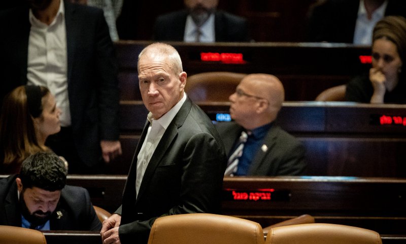 "גלנט לא צריך להתנצל": ח"כ טור פז במאמר לסרוגים