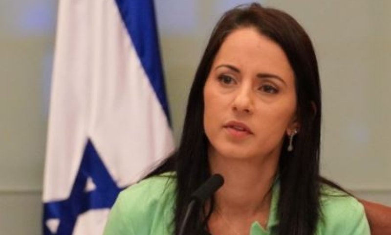 "גדלתי בחברה 'משתכנזת' שדרשה שאמחק את הזהות המזרחית"